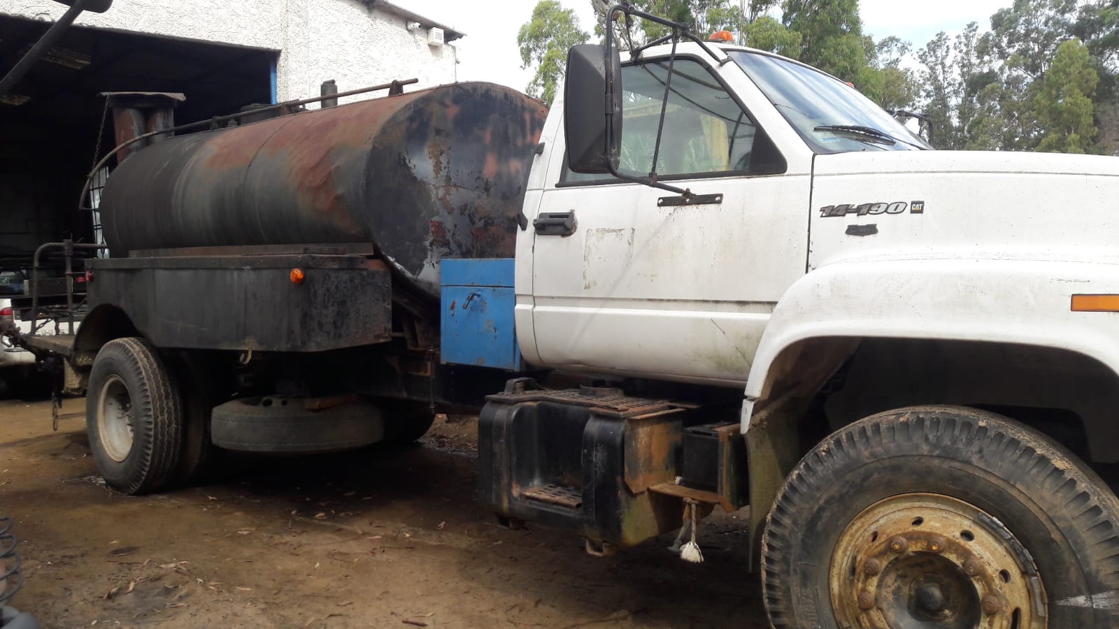 Tanque regador de asfalto 5.000 litros