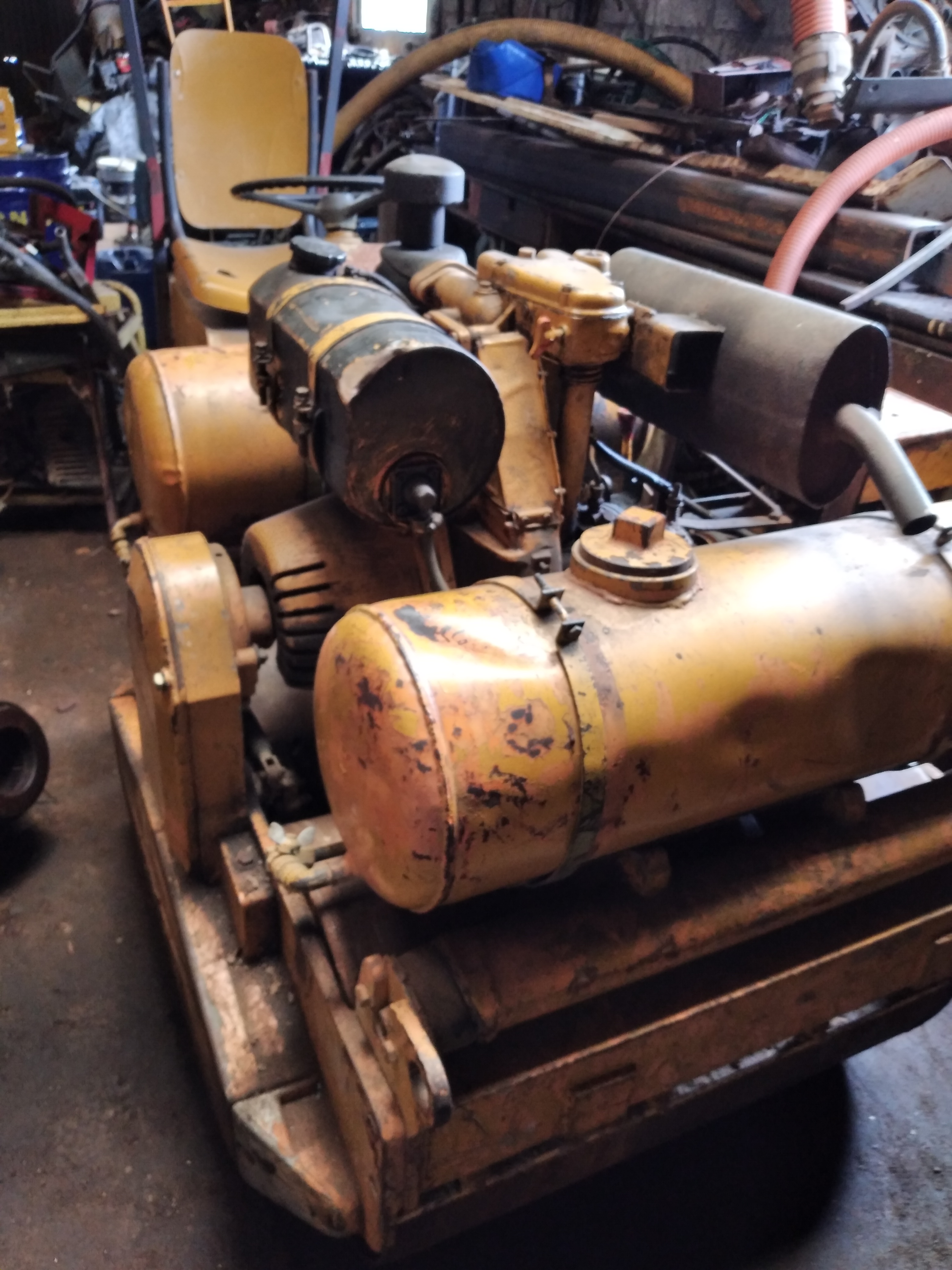 Rodillo Liso Bomag de 1 ton.